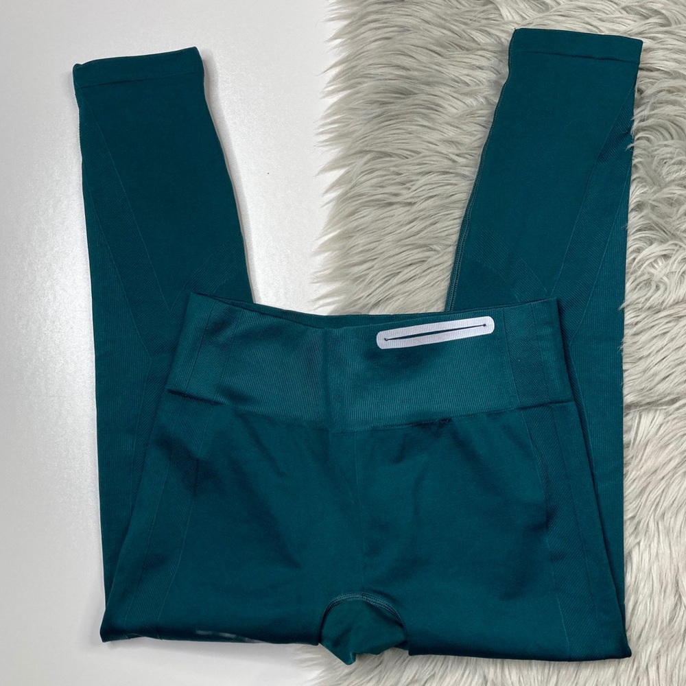 UnderArmour Green Textured Compression Cropped